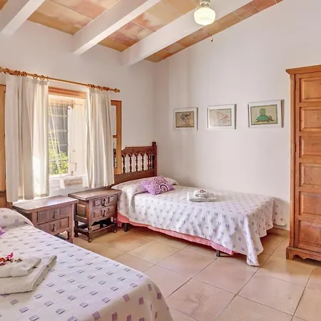 Holiday home Ca Les Estamenyes